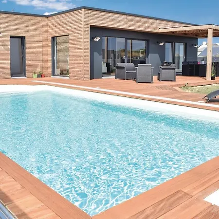 Semesterbostad Gorgeous In With Wifi Créances